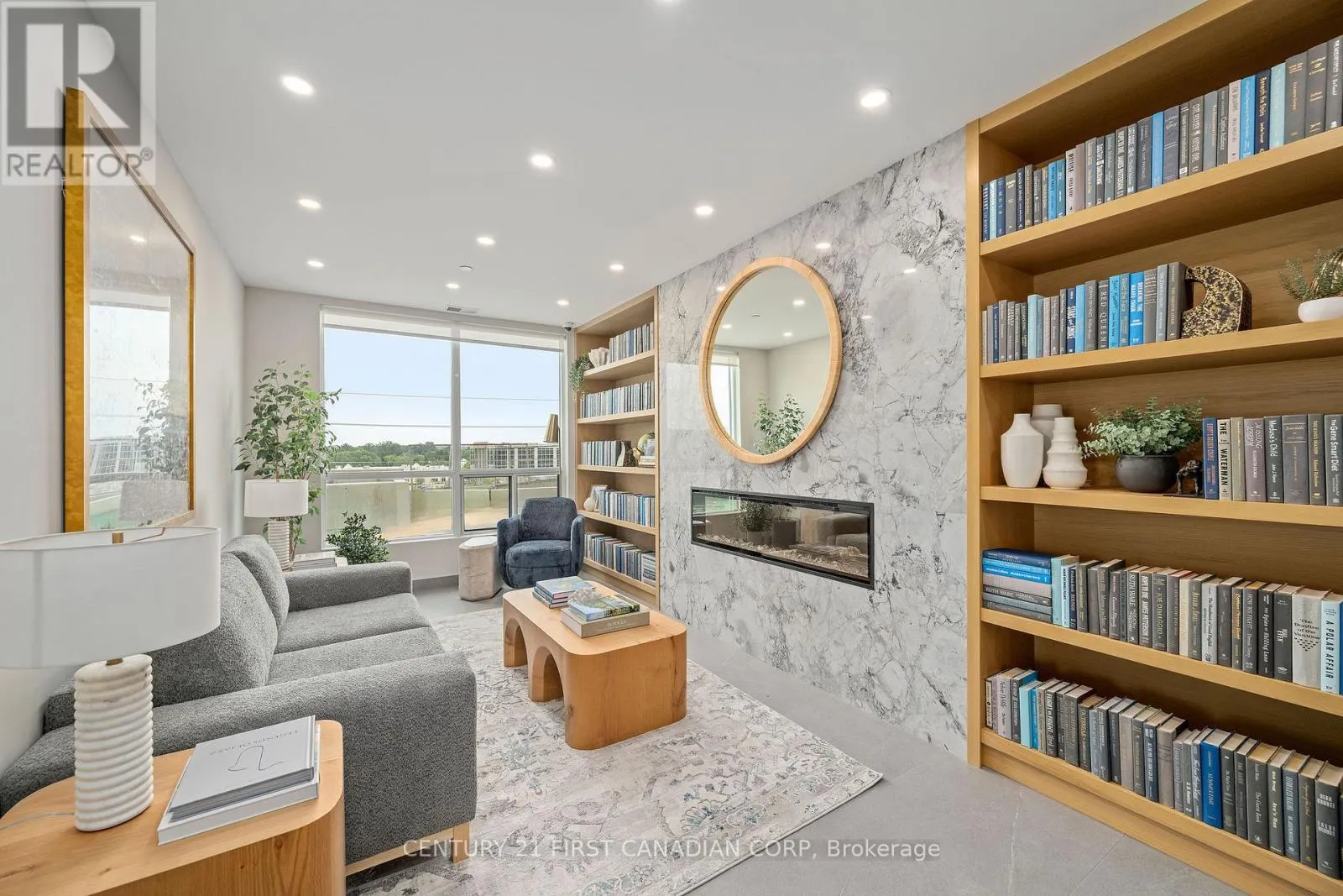 1204 - 4286 KING STREET #1204