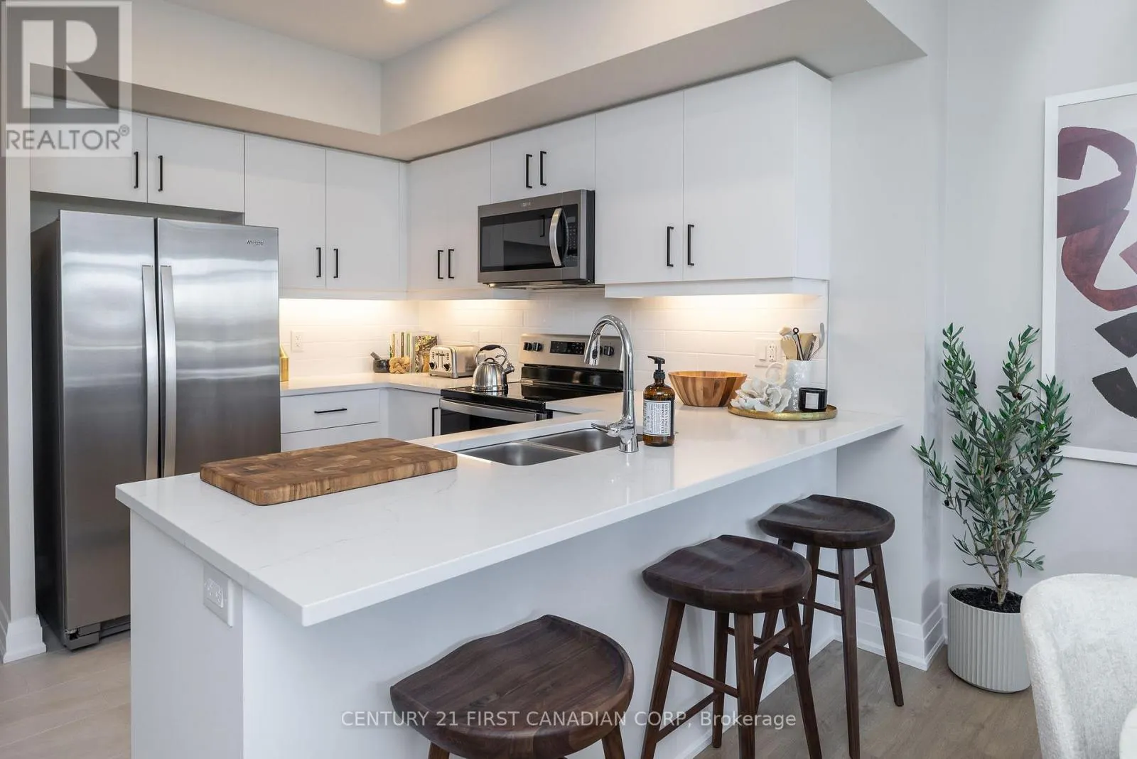 1204 - 4286 KING STREET #1204