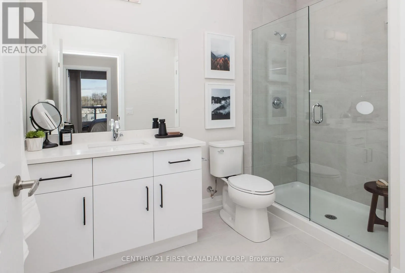 1204 - 4286 KING STREET #1204