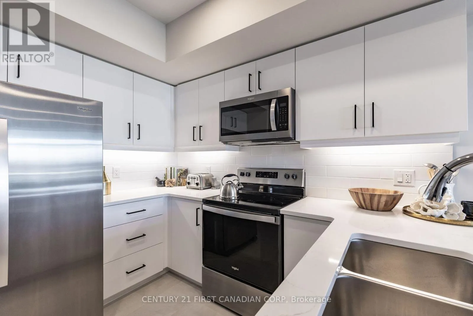 1204 - 4286 KING STREET #1204