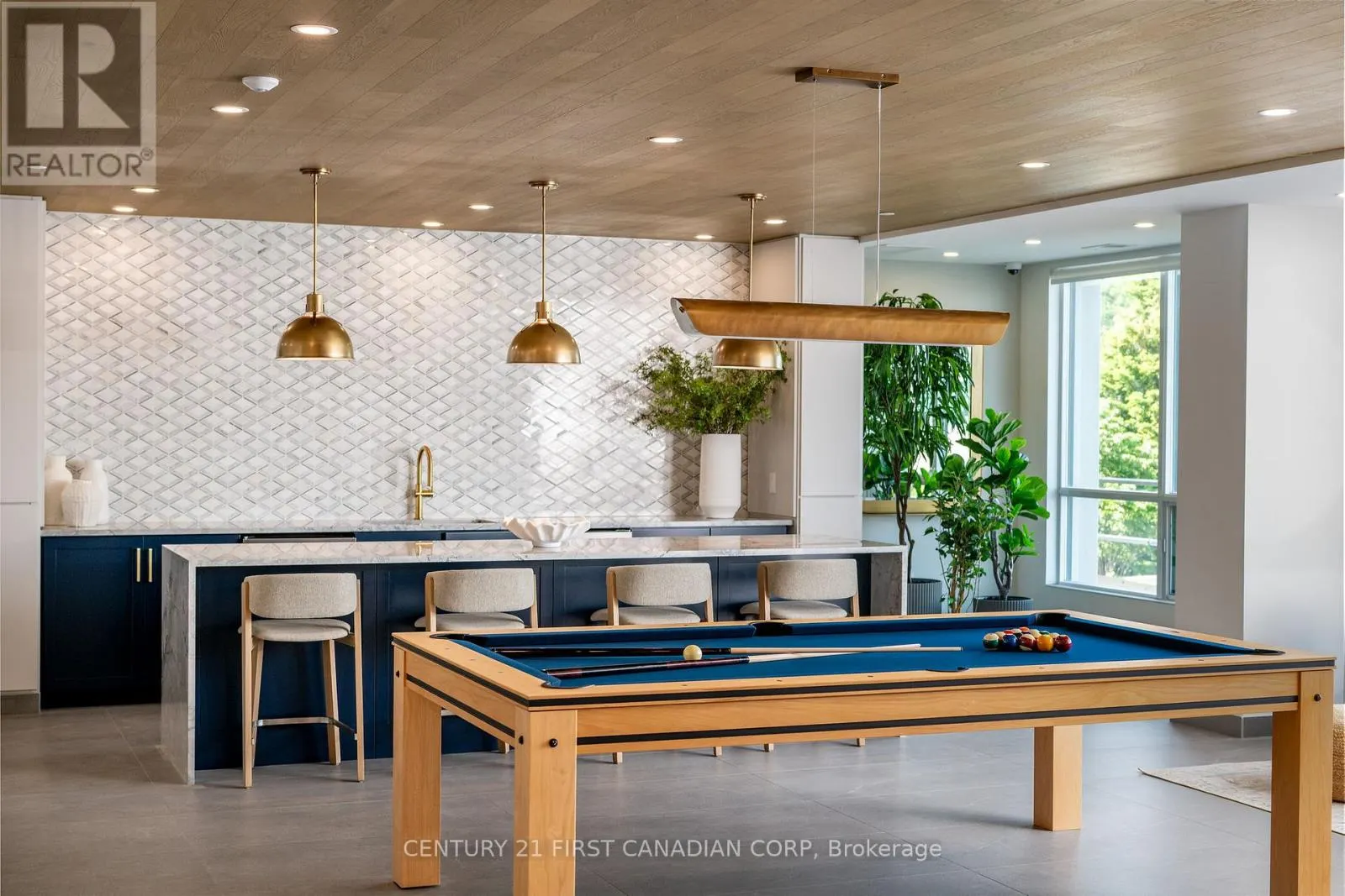 1204 - 4286 KING STREET #1204