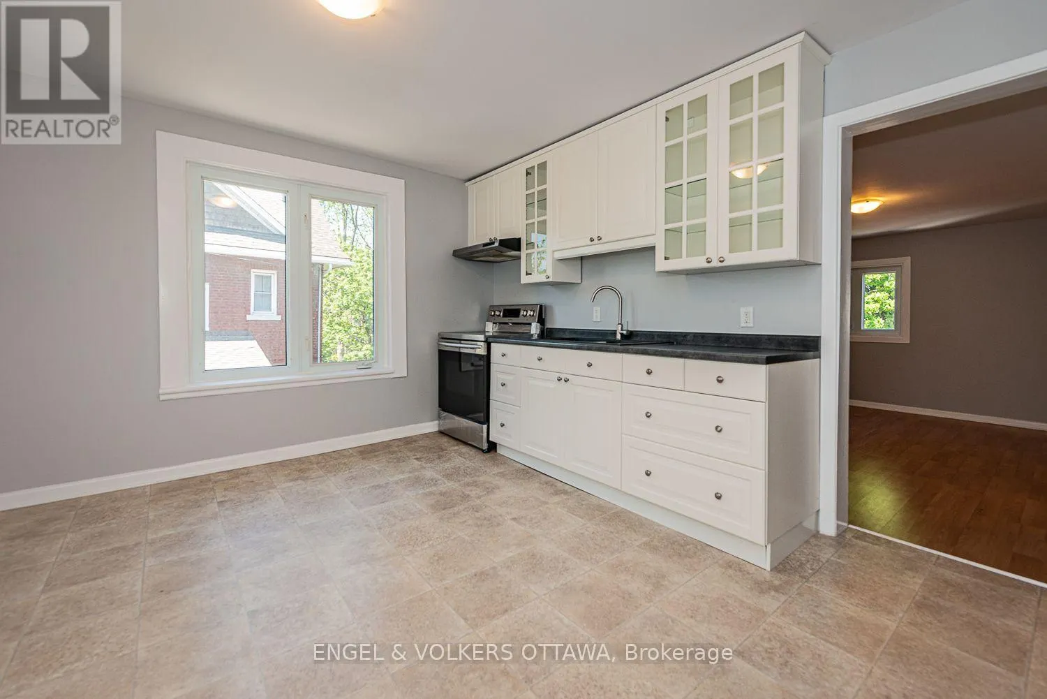 43A CLARENDON AVENUE