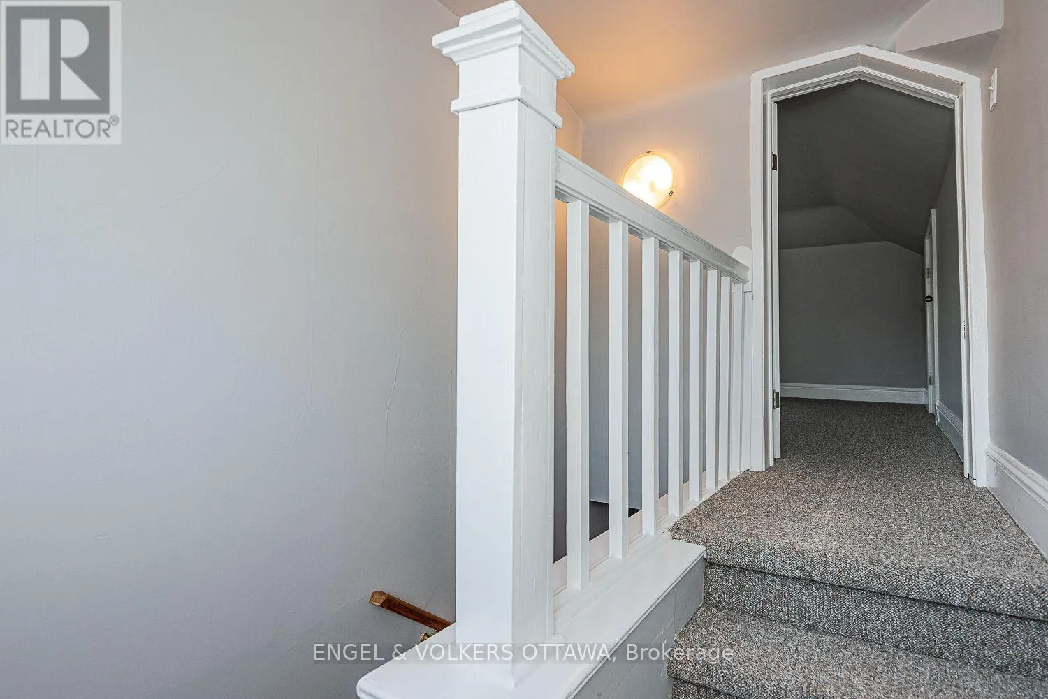 43A CLARENDON AVENUE