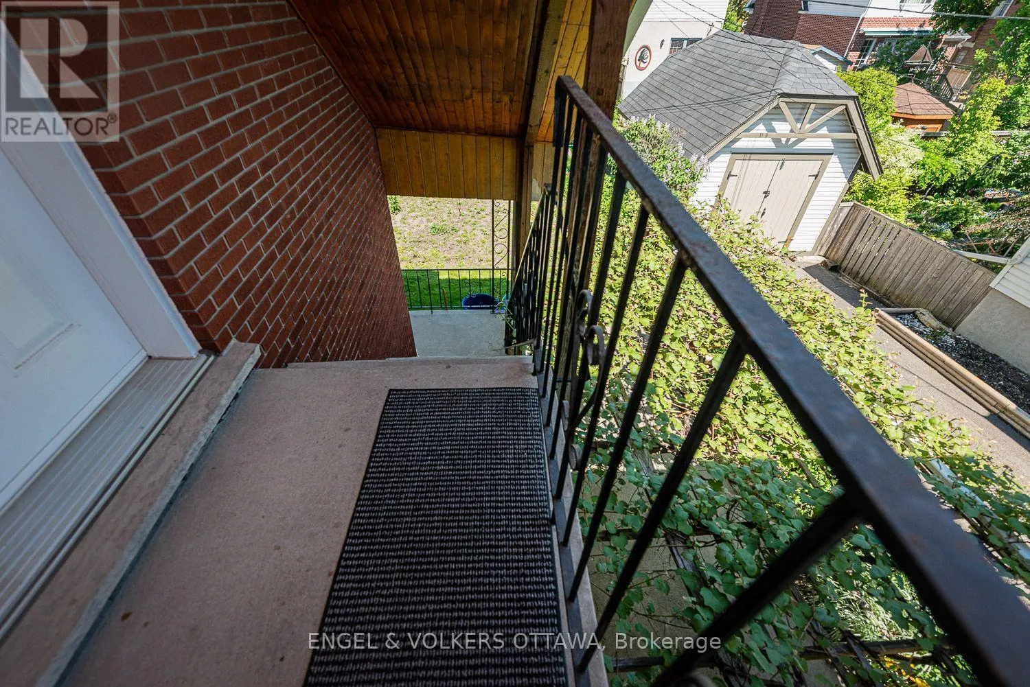 43A CLARENDON AVENUE