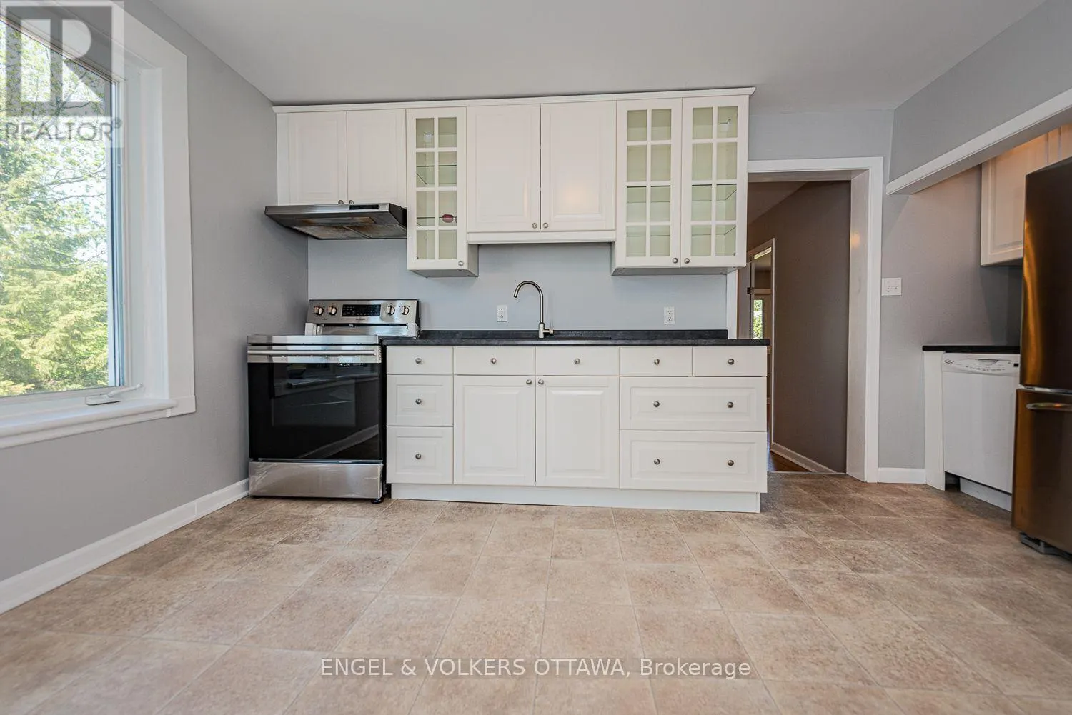 43A CLARENDON AVENUE