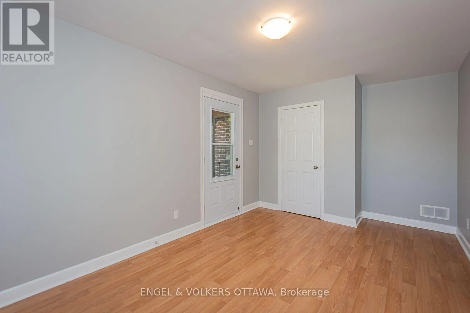 43A CLARENDON AVENUE