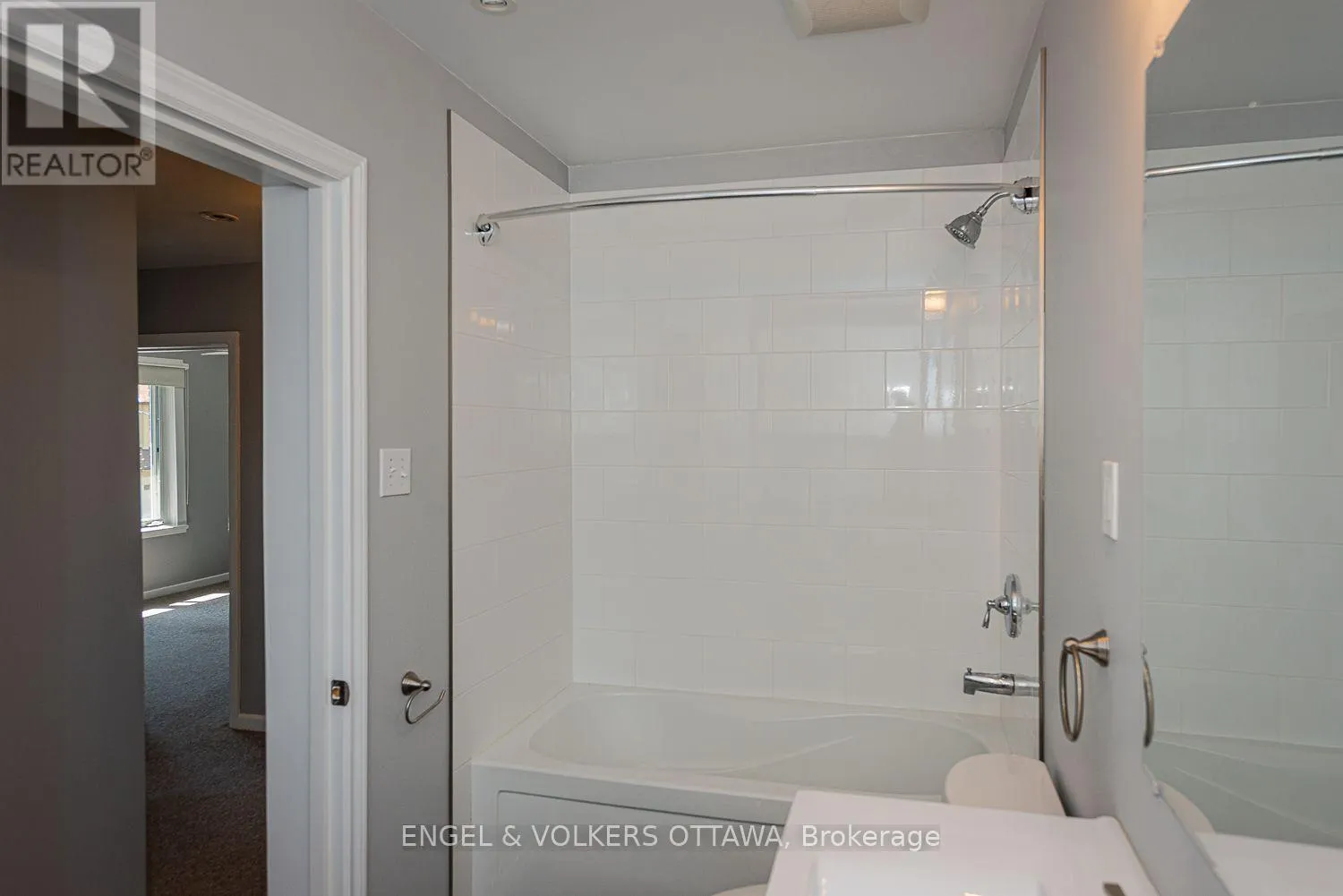 43A CLARENDON AVENUE