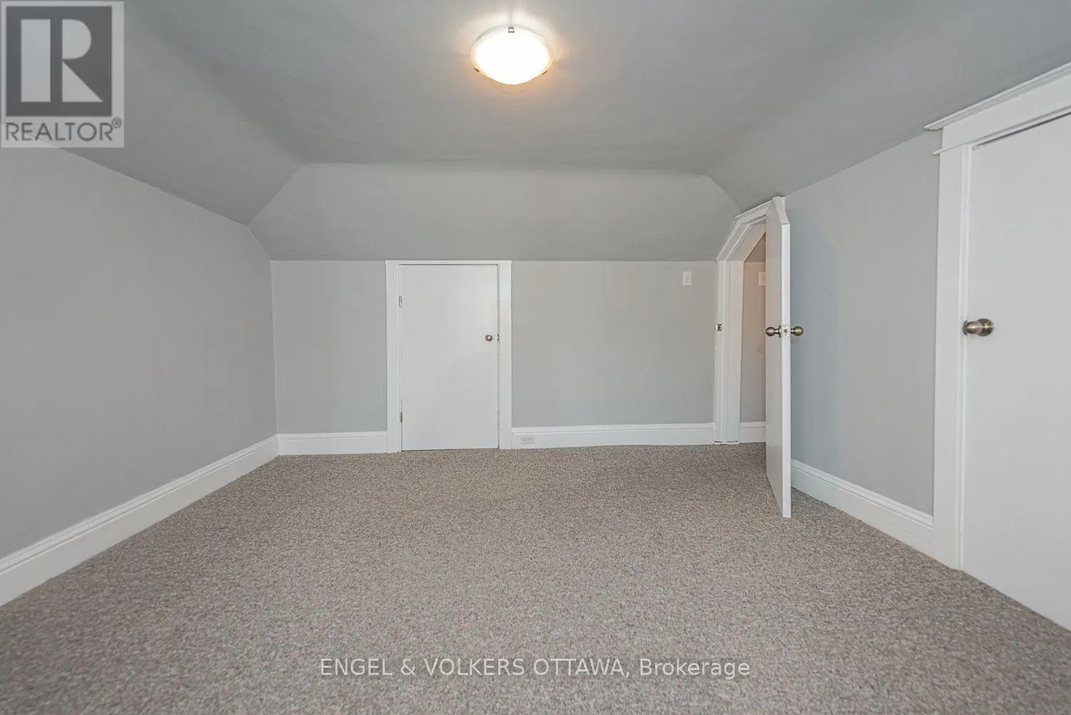 43A CLARENDON AVENUE