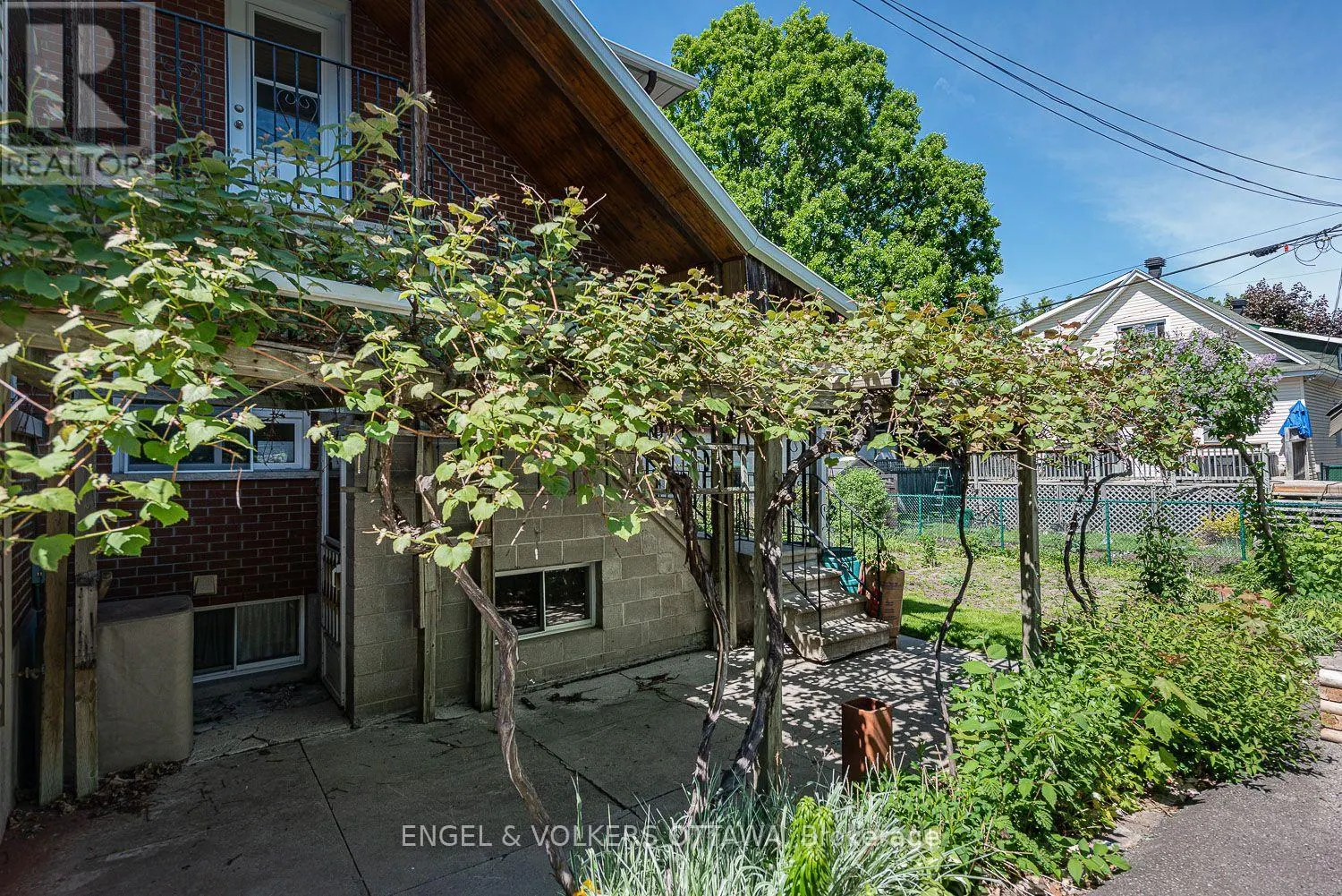 43A CLARENDON AVENUE