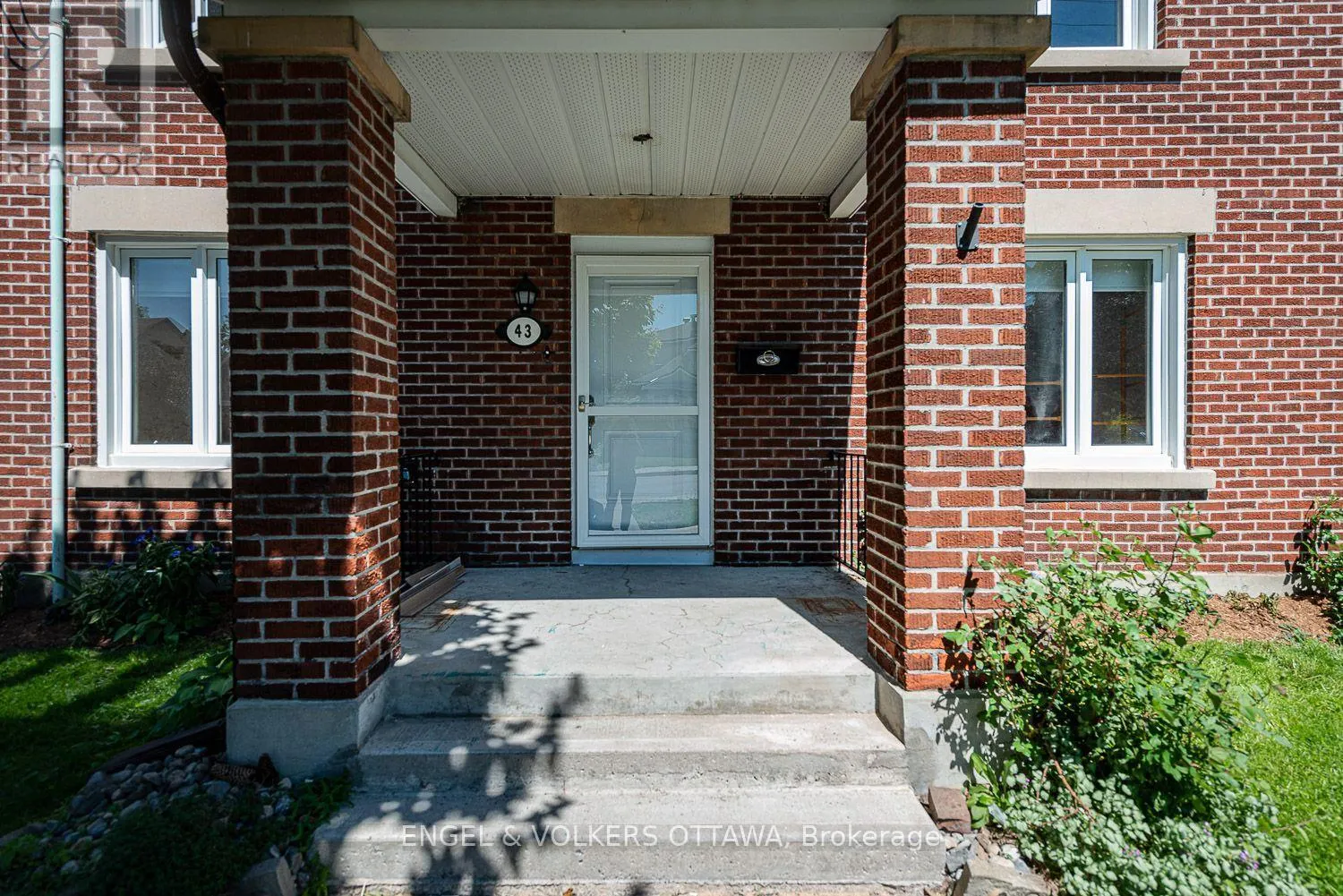 43A CLARENDON AVENUE
