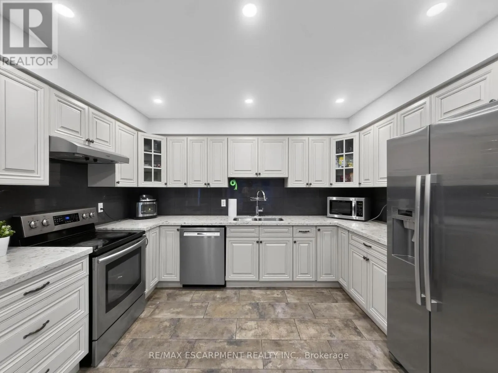 12 SUNDROP COURT
