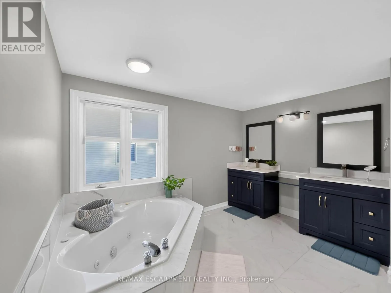 12 SUNDROP COURT