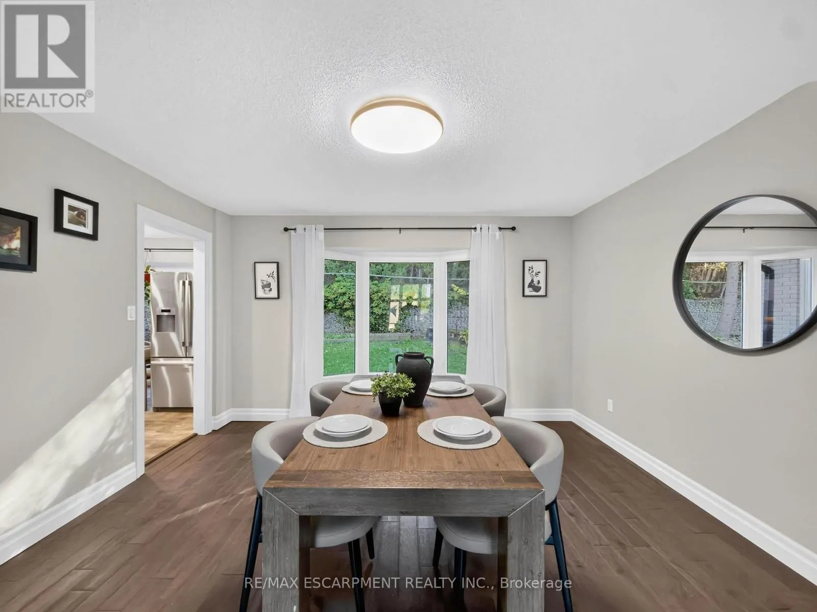 12 SUNDROP COURT