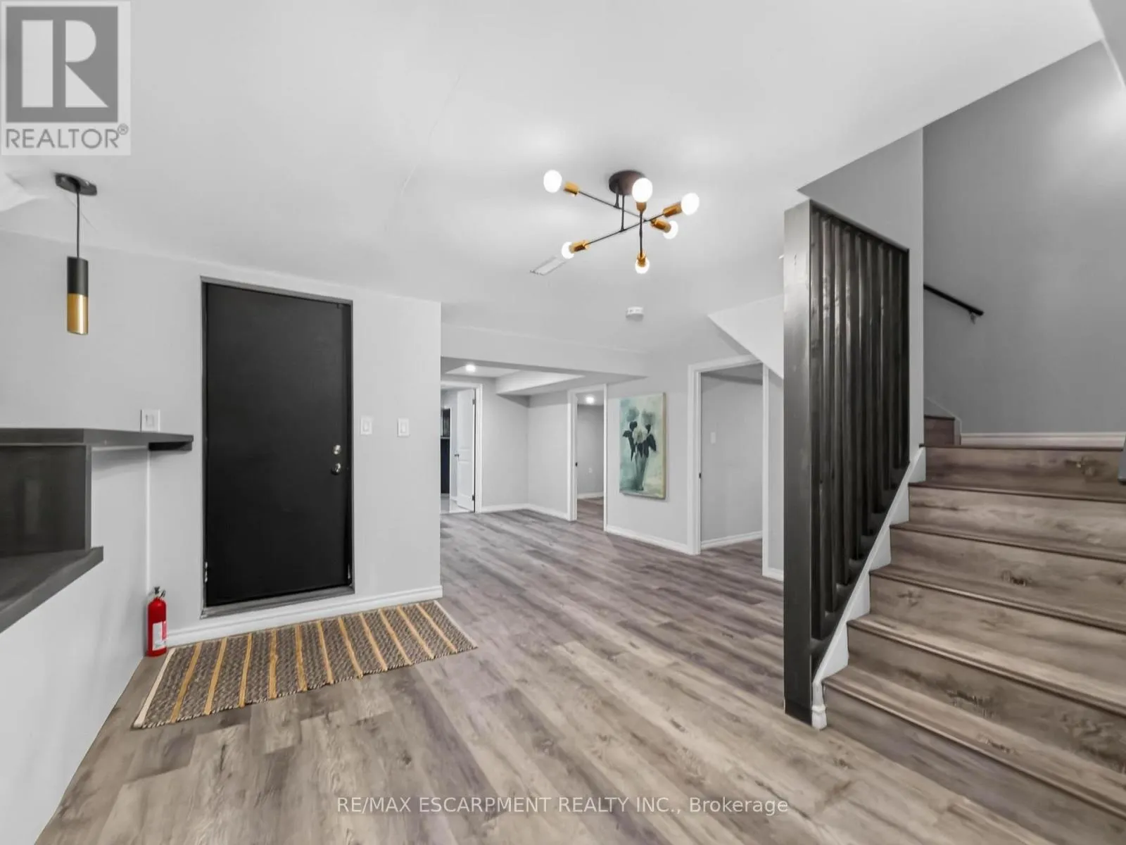 12 SUNDROP COURT
