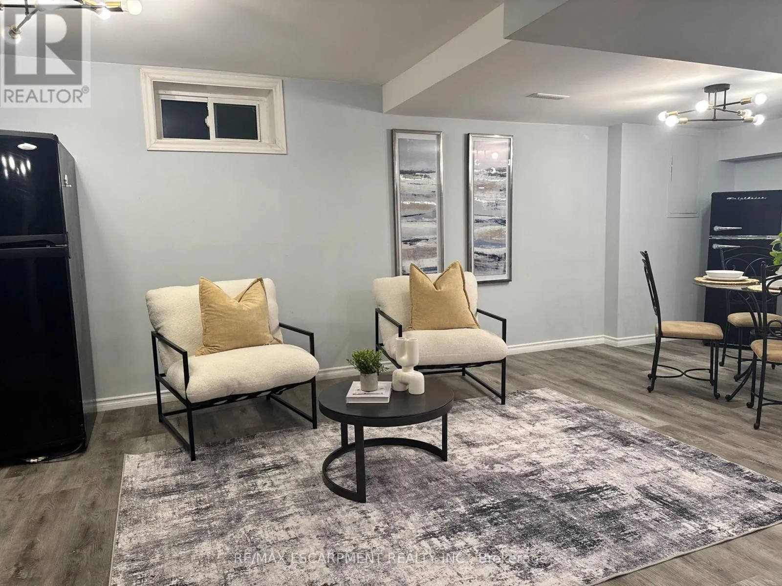 12 SUNDROP COURT