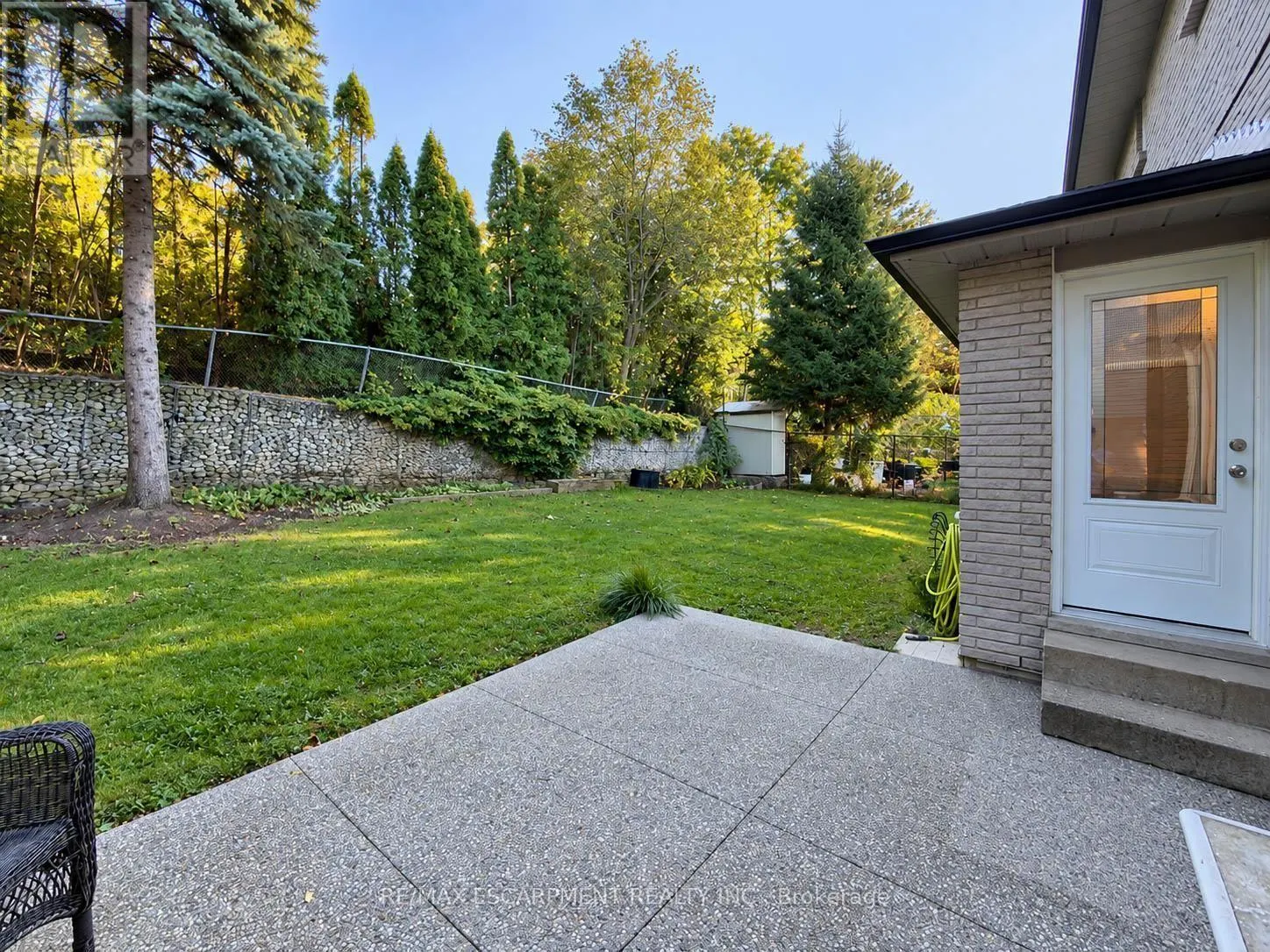 12 SUNDROP COURT