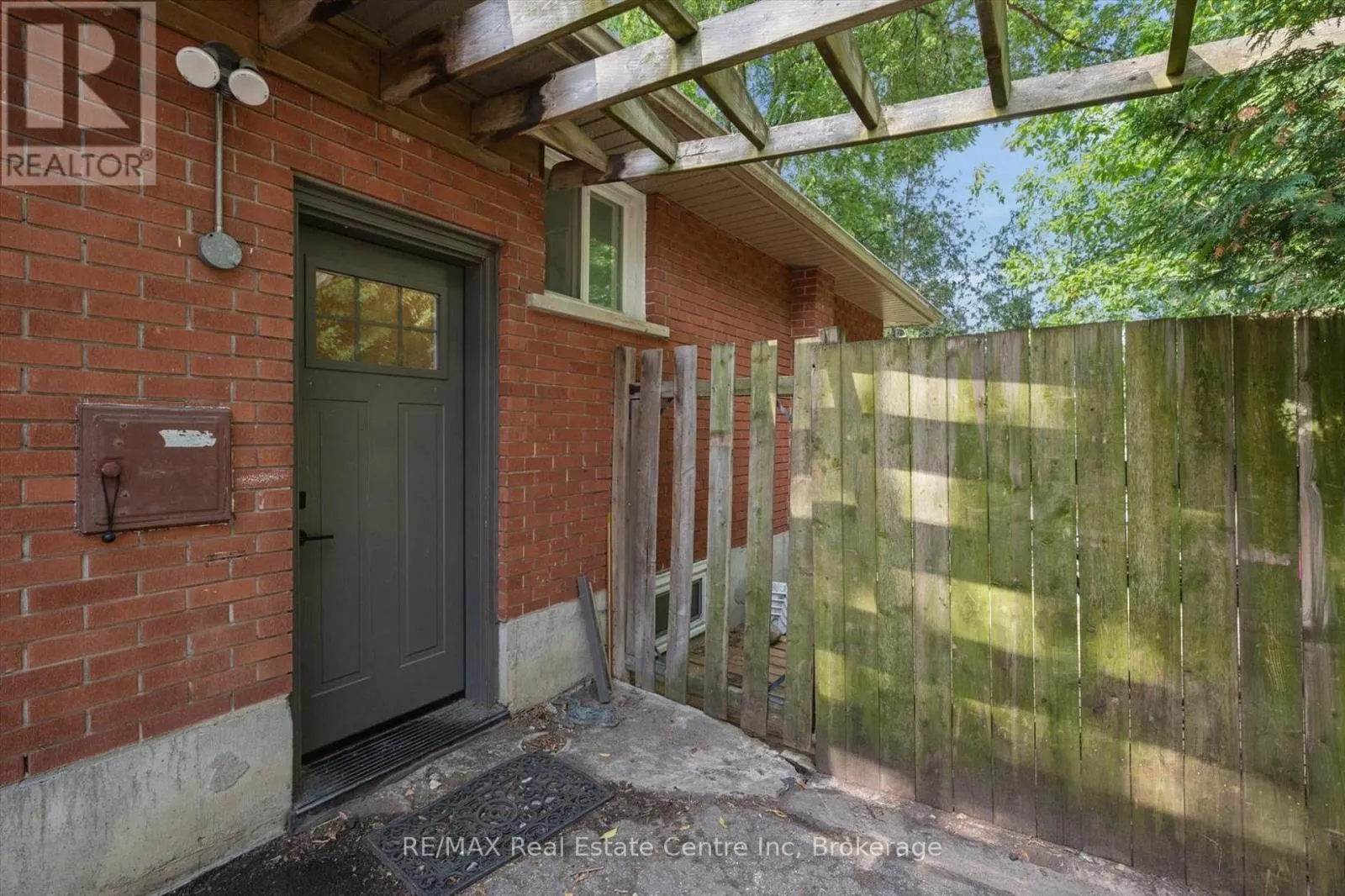 277 KATHLEEN STREET