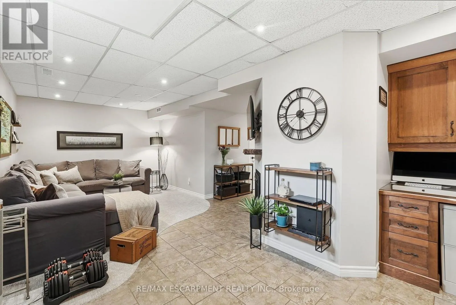 826 MILLGROVE SIDE ROAD