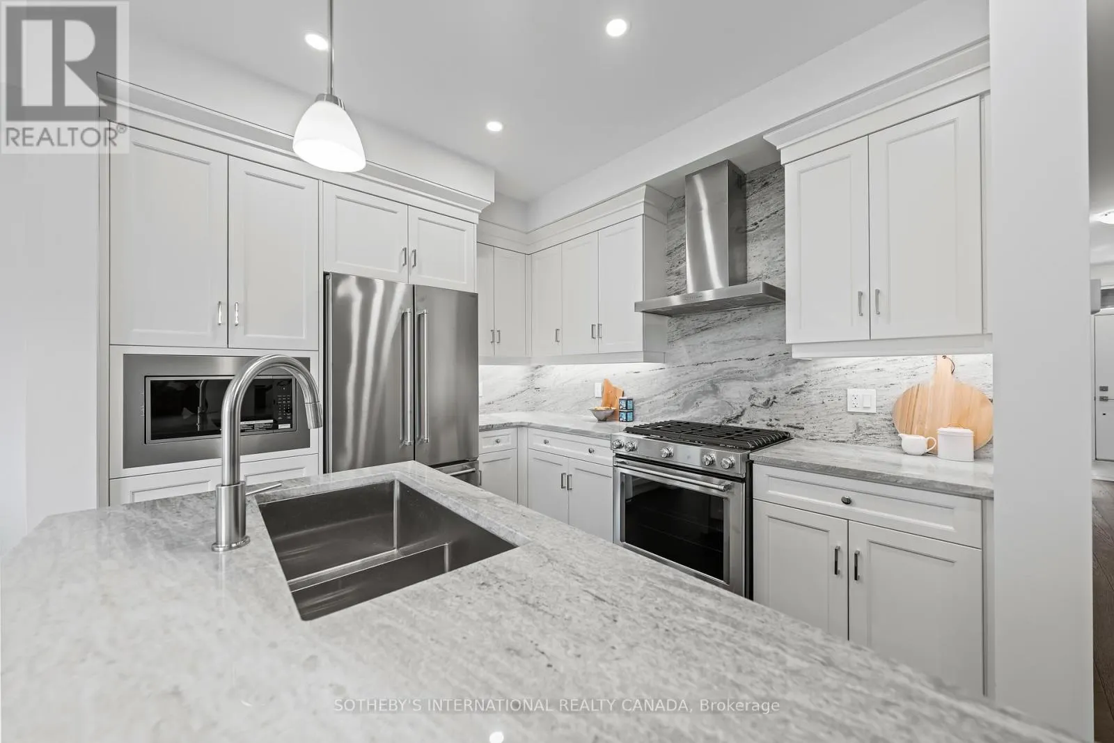 23 - 675 VICTORIA ROAD N