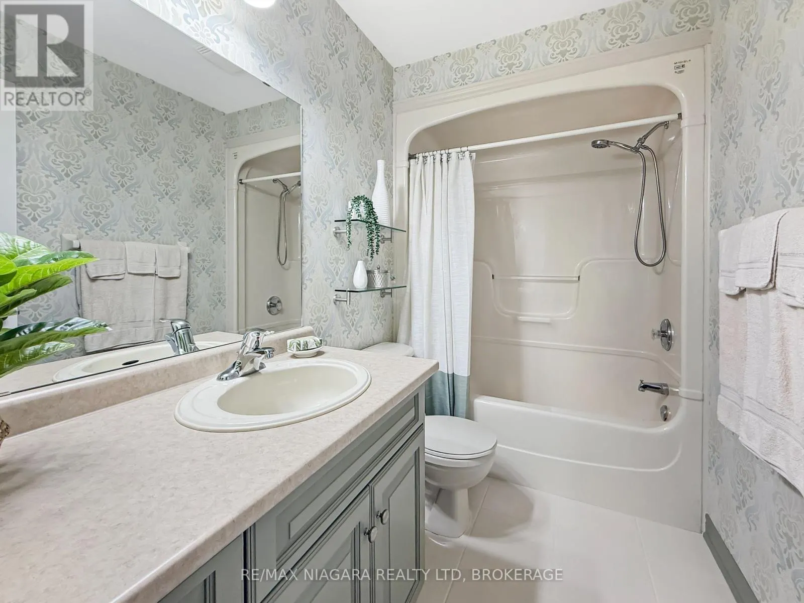 375 JASMINE COURT