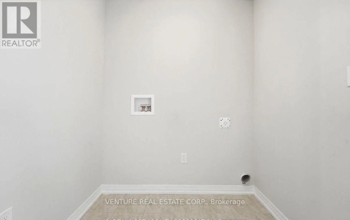 83 - 660 COLBORNE STREET W