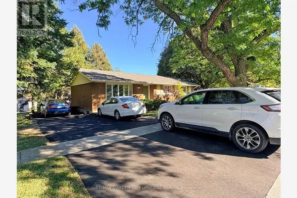 2 TREEVIEW PLACE