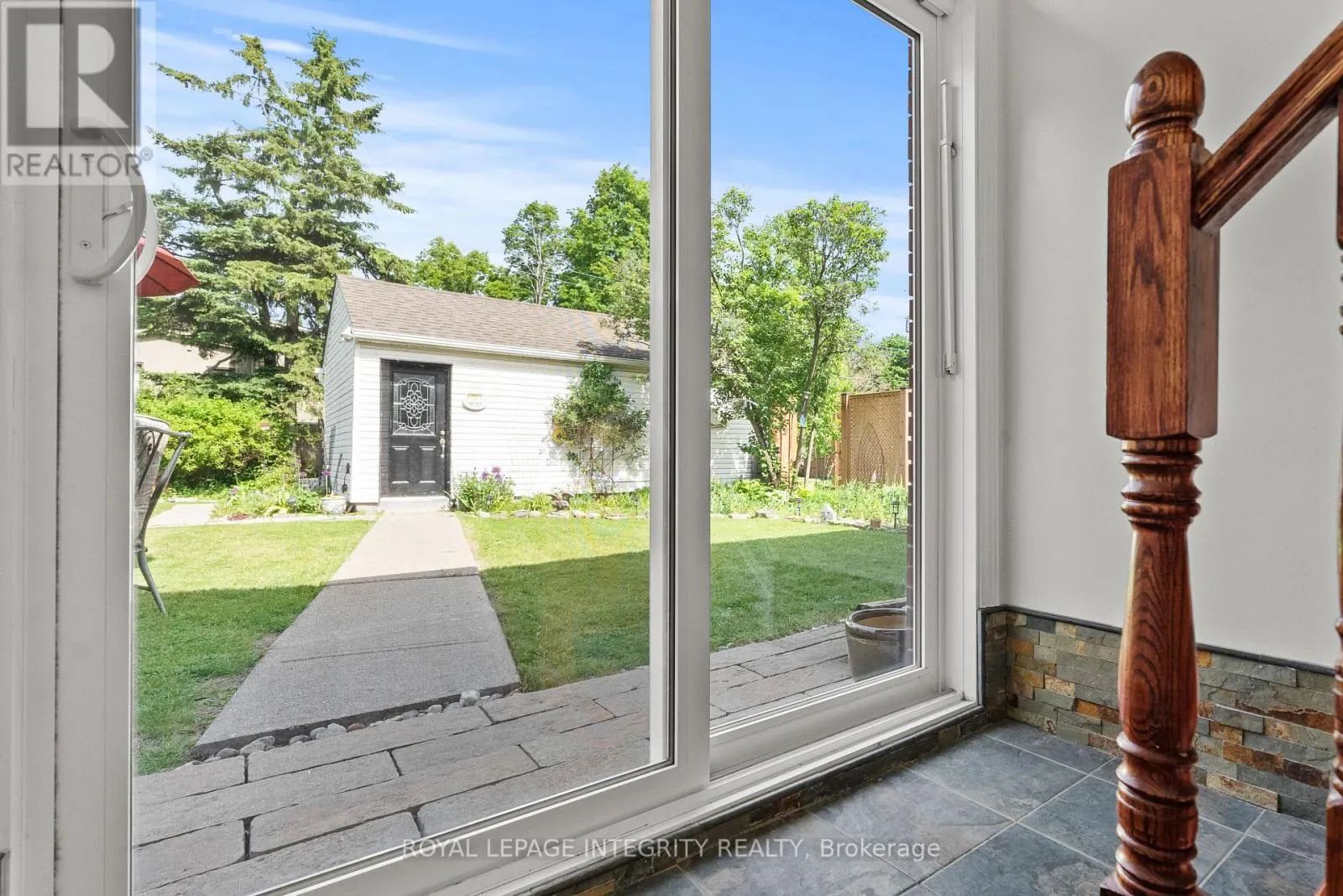 2461 ALTA VISTA DRIVE