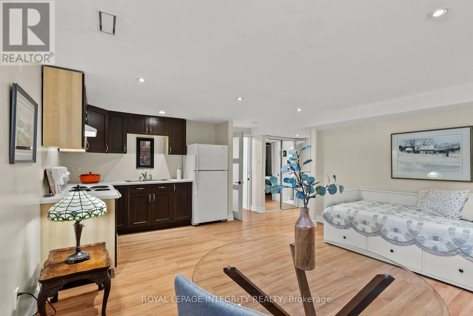 2461 ALTA VISTA DRIVE