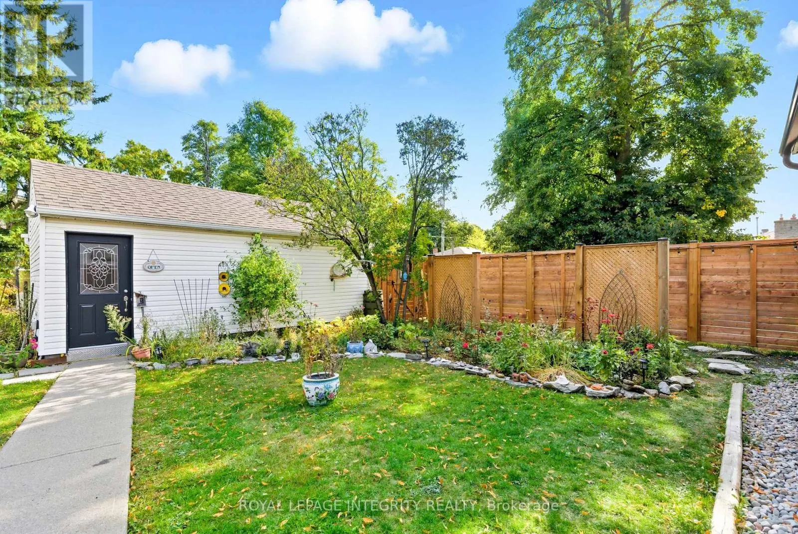 2461 ALTA VISTA DRIVE