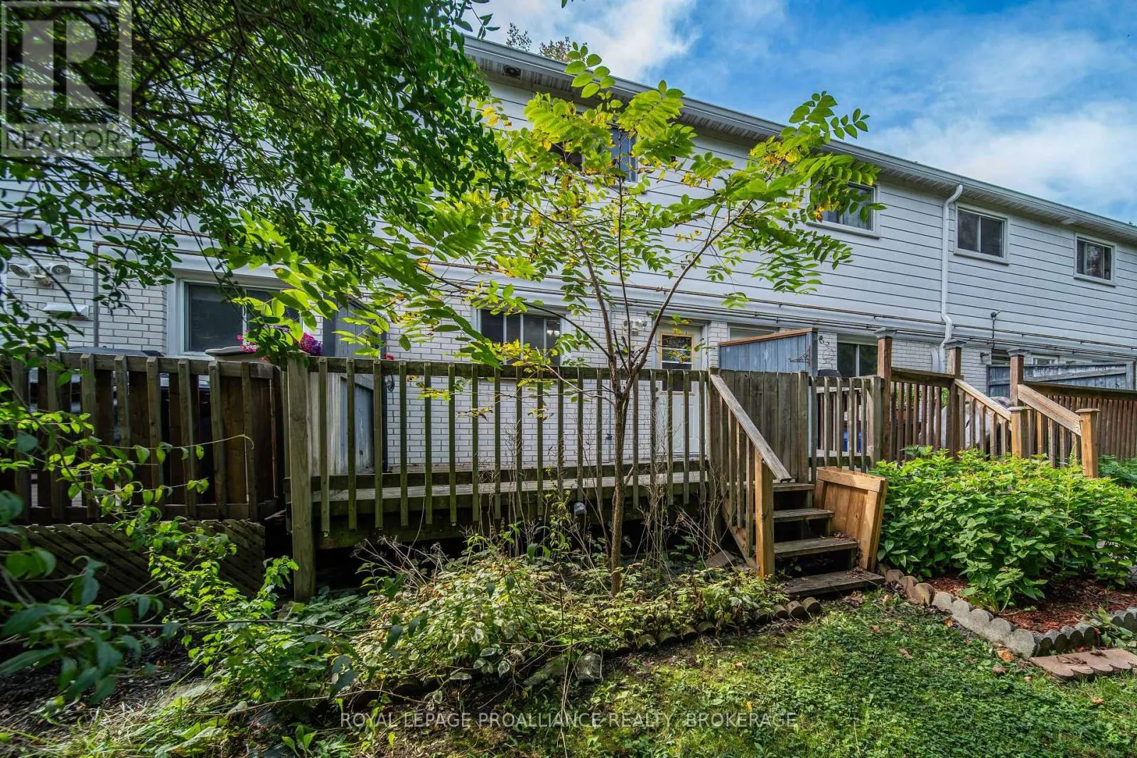 23 - 4427 BATH ROAD #23