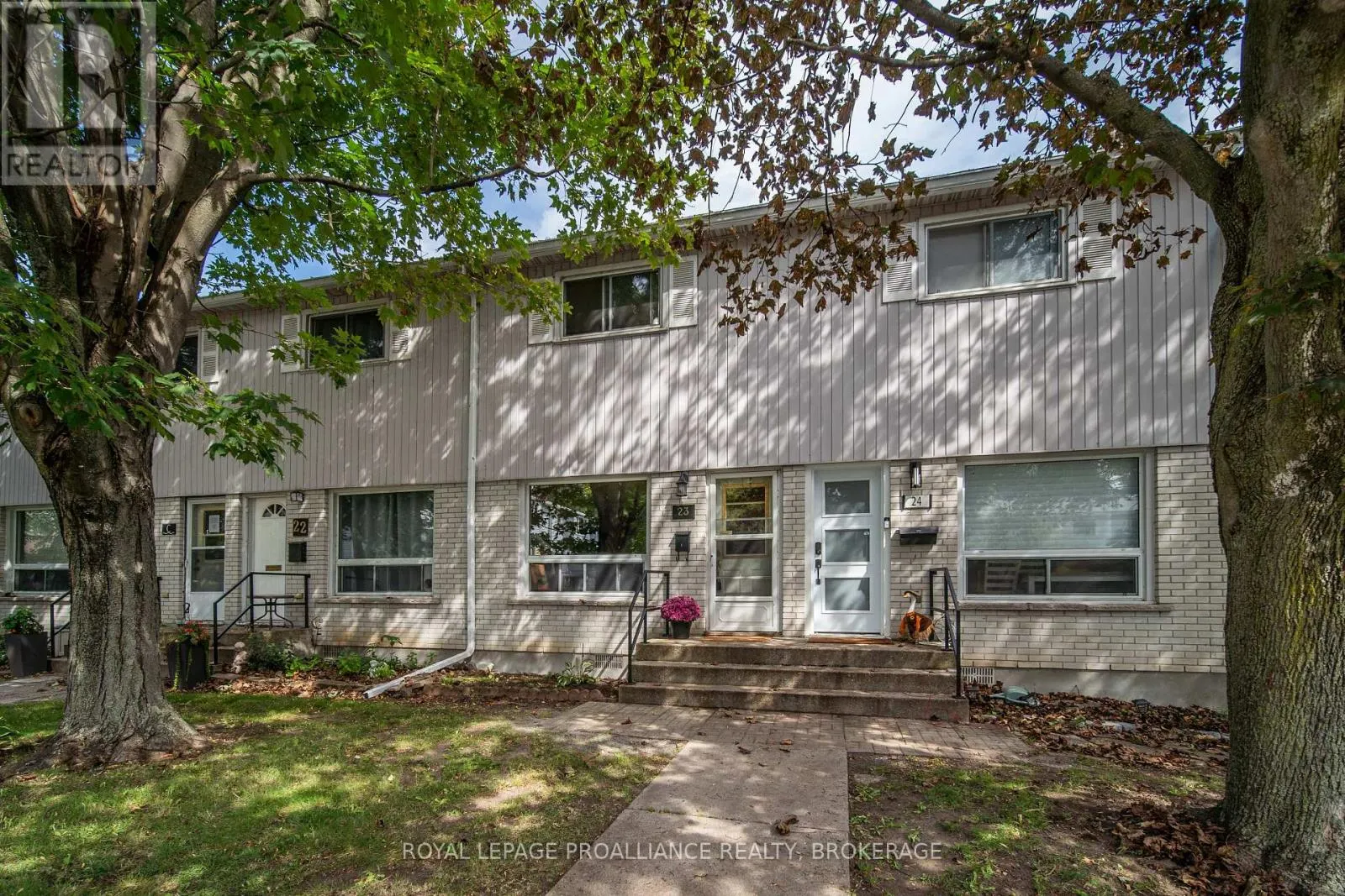 23 - 4427 BATH ROAD #23