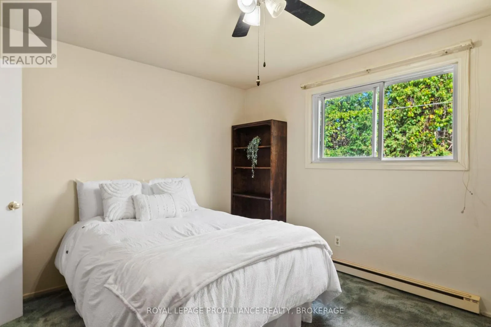 23 - 4427 BATH ROAD #23
