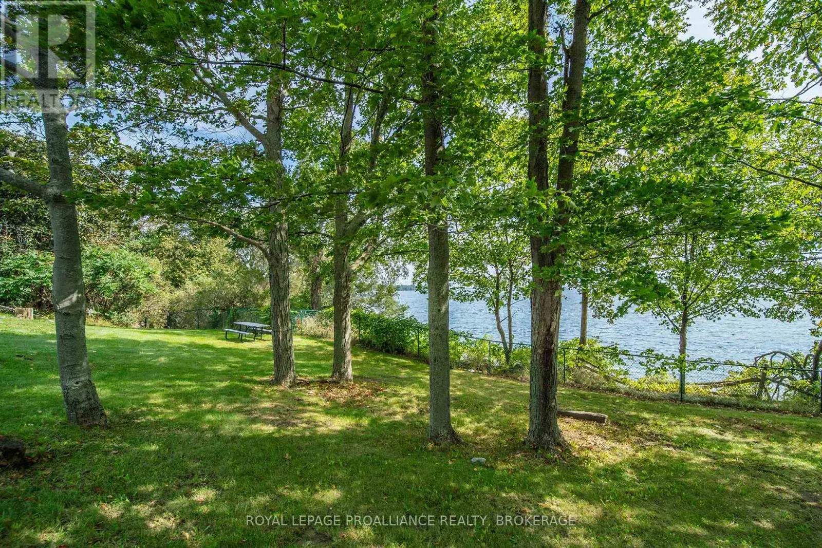 23 - 4427 BATH ROAD #23