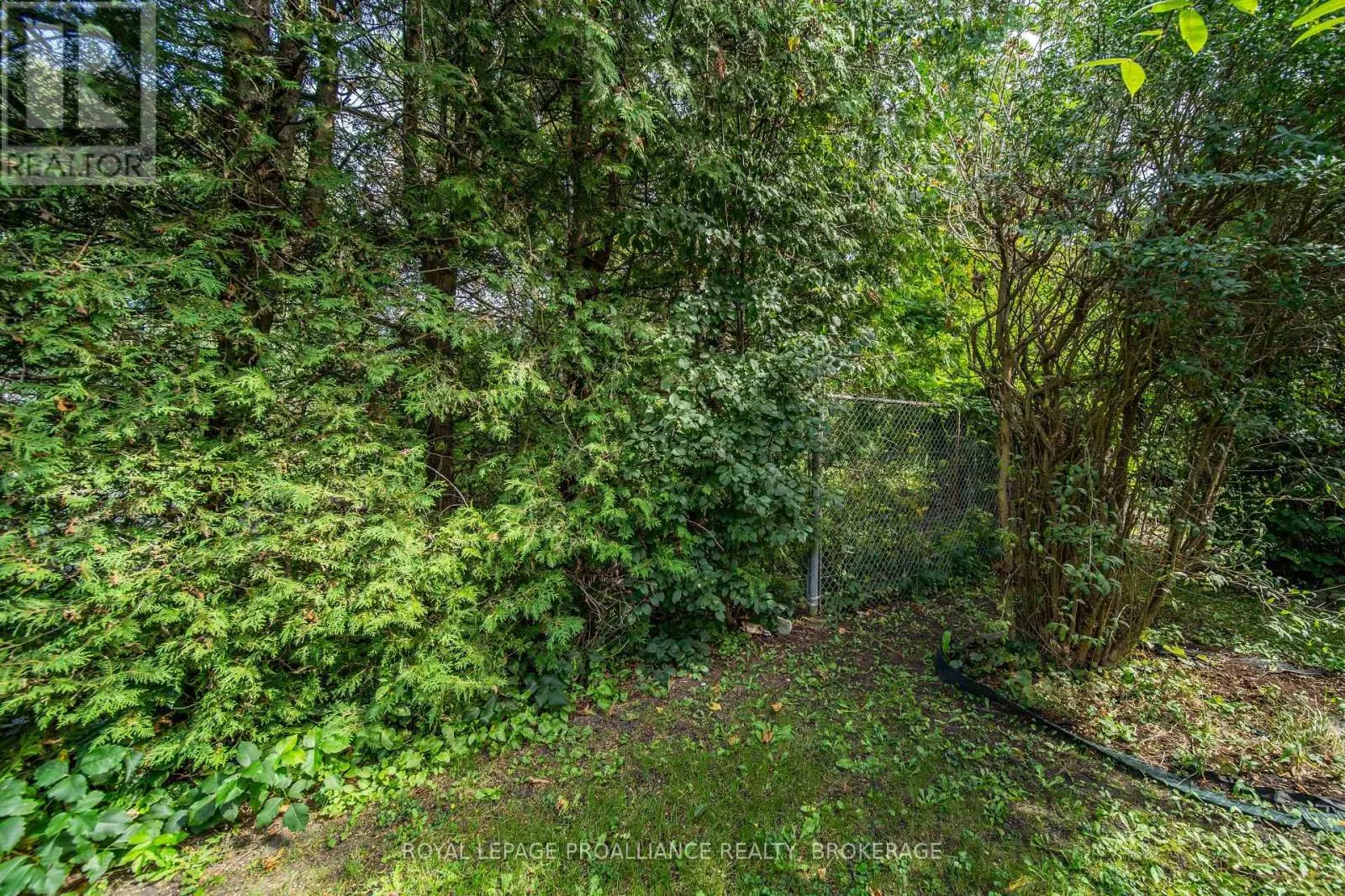 23 - 4427 BATH ROAD #23