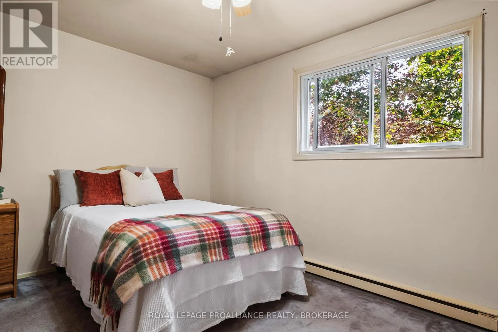 23 - 4427 BATH ROAD #23