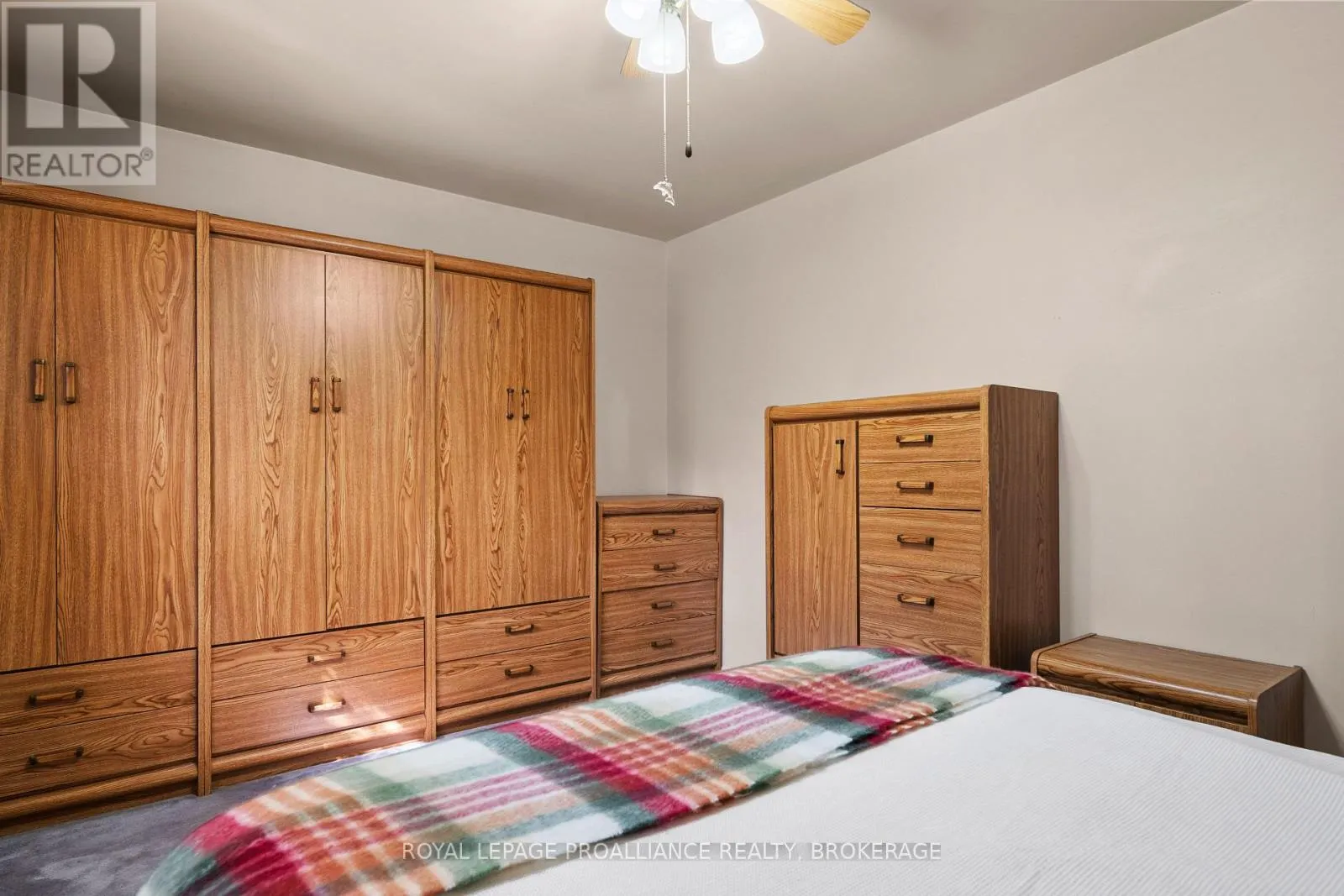 23 - 4427 BATH ROAD #23