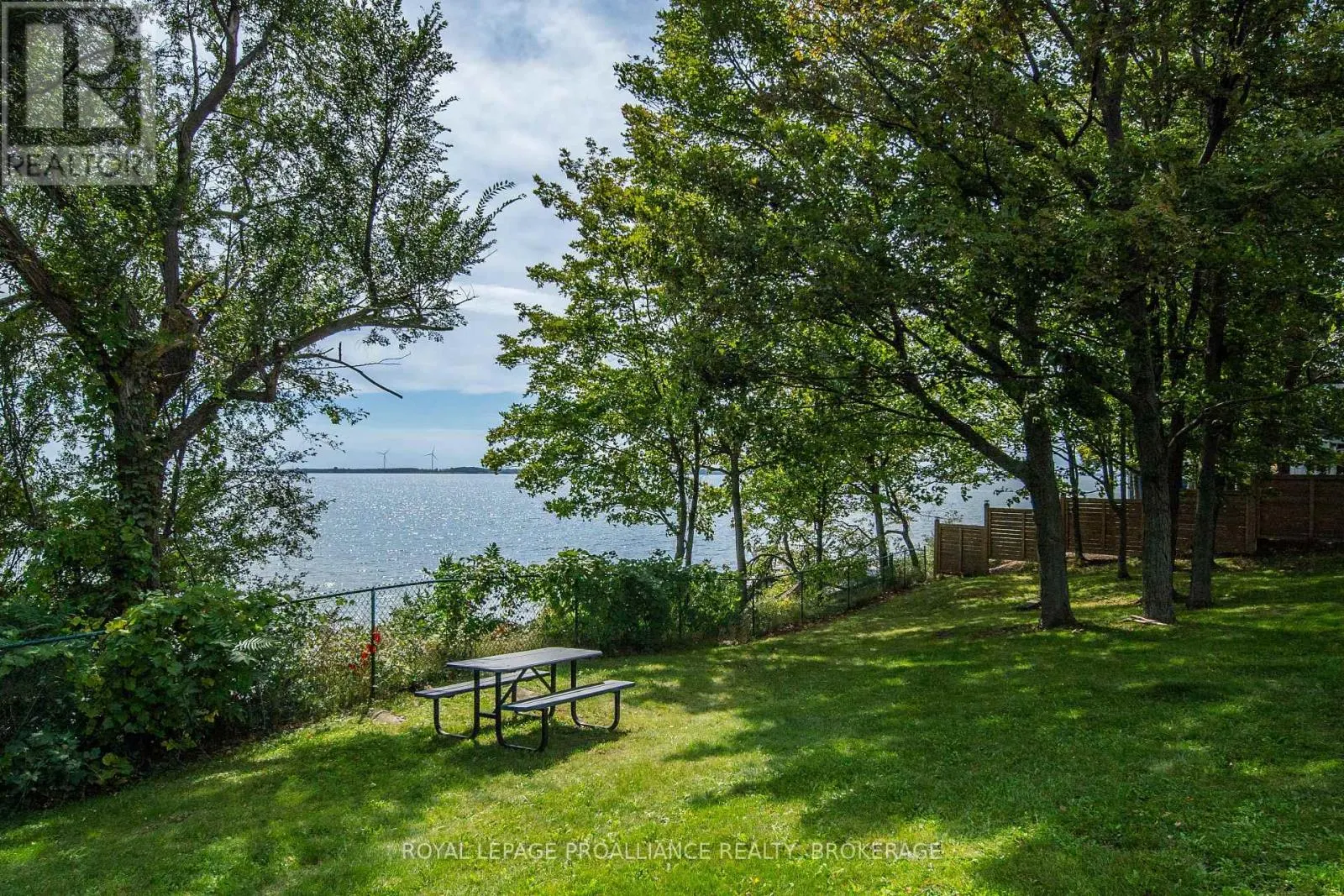 23 - 4427 BATH ROAD #23