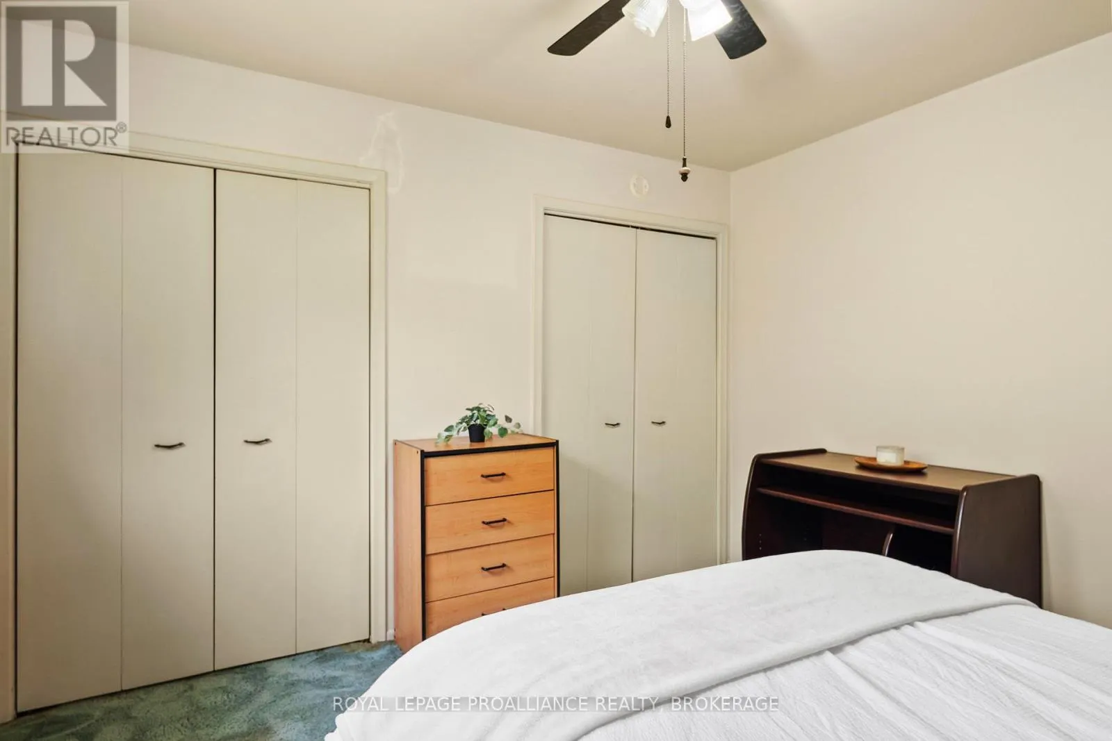 23 - 4427 BATH ROAD #23