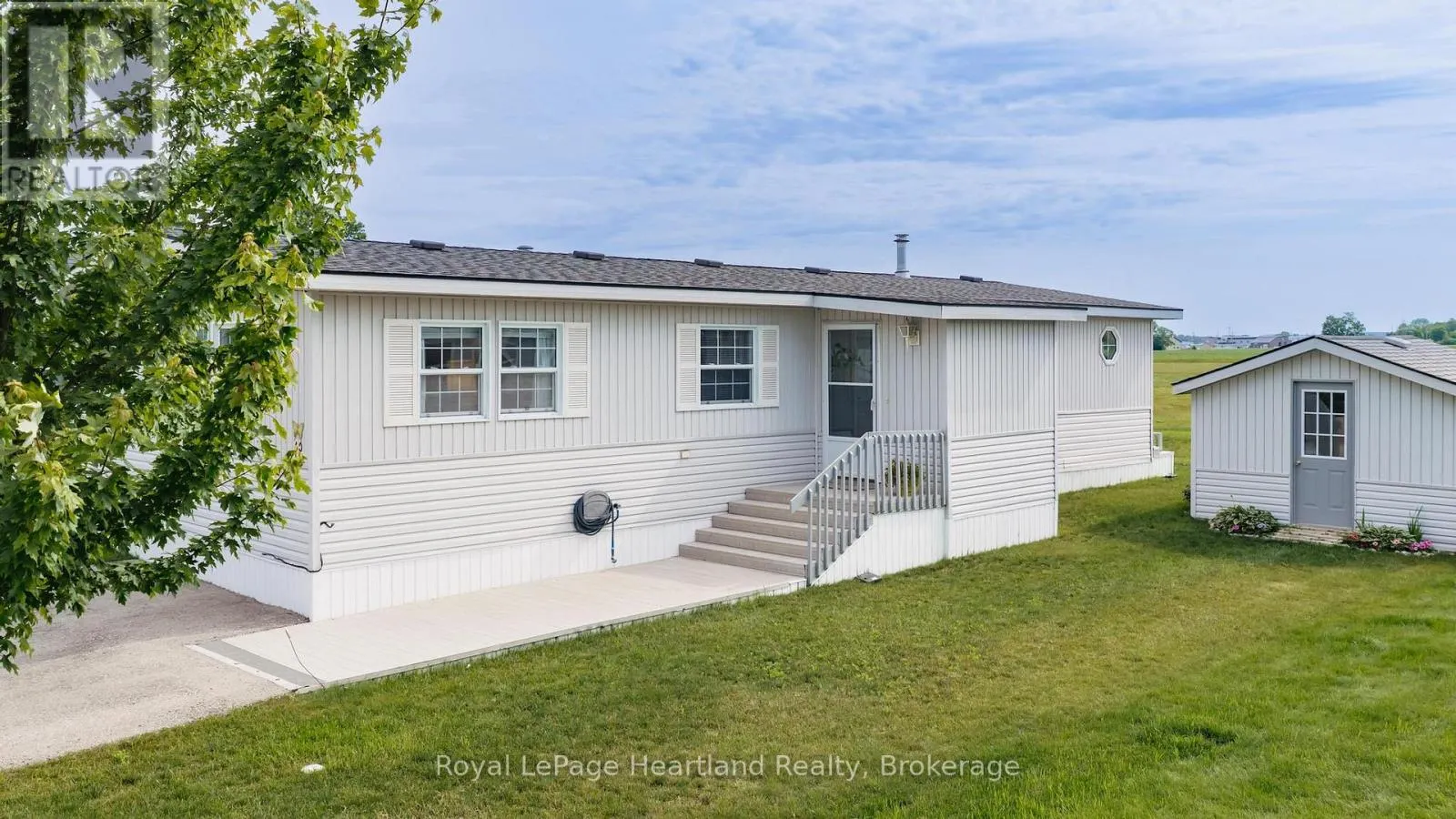 40 ALGONQUIN LANE