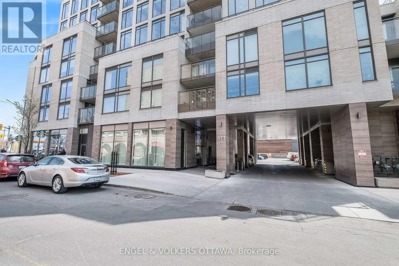 516 - 411 MACKAY STREET