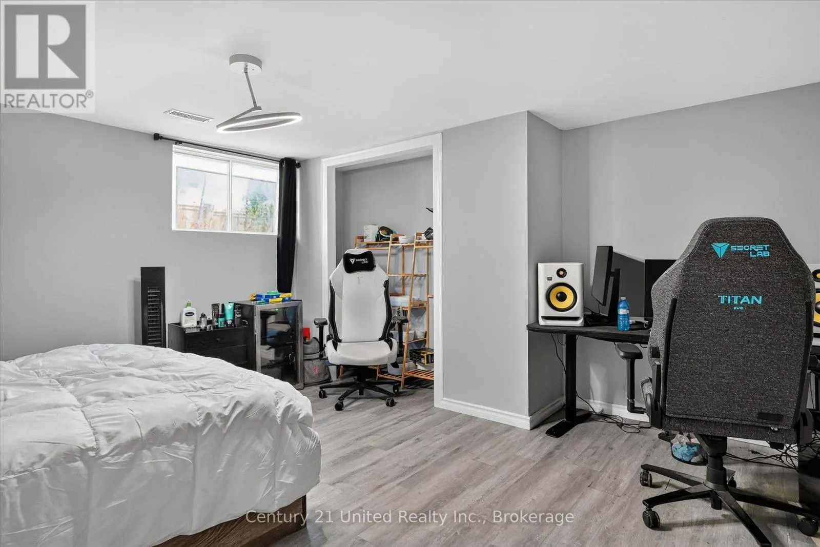 2110 SPRINGWOOD ROAD