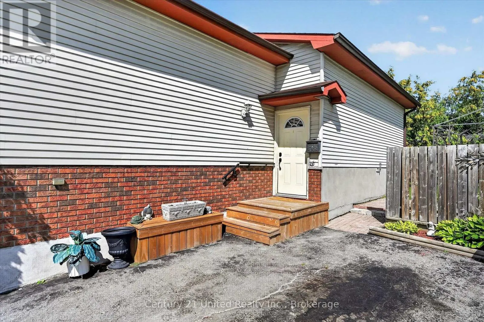 2110 SPRINGWOOD ROAD