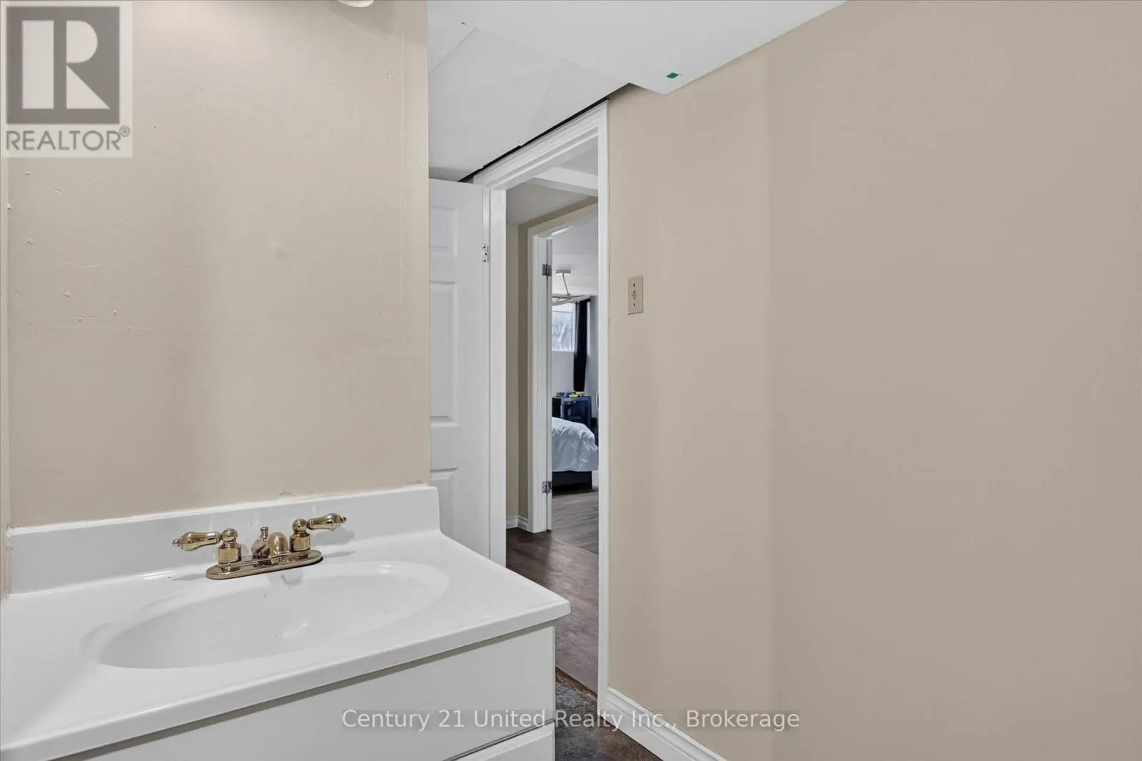 2110 SPRINGWOOD ROAD