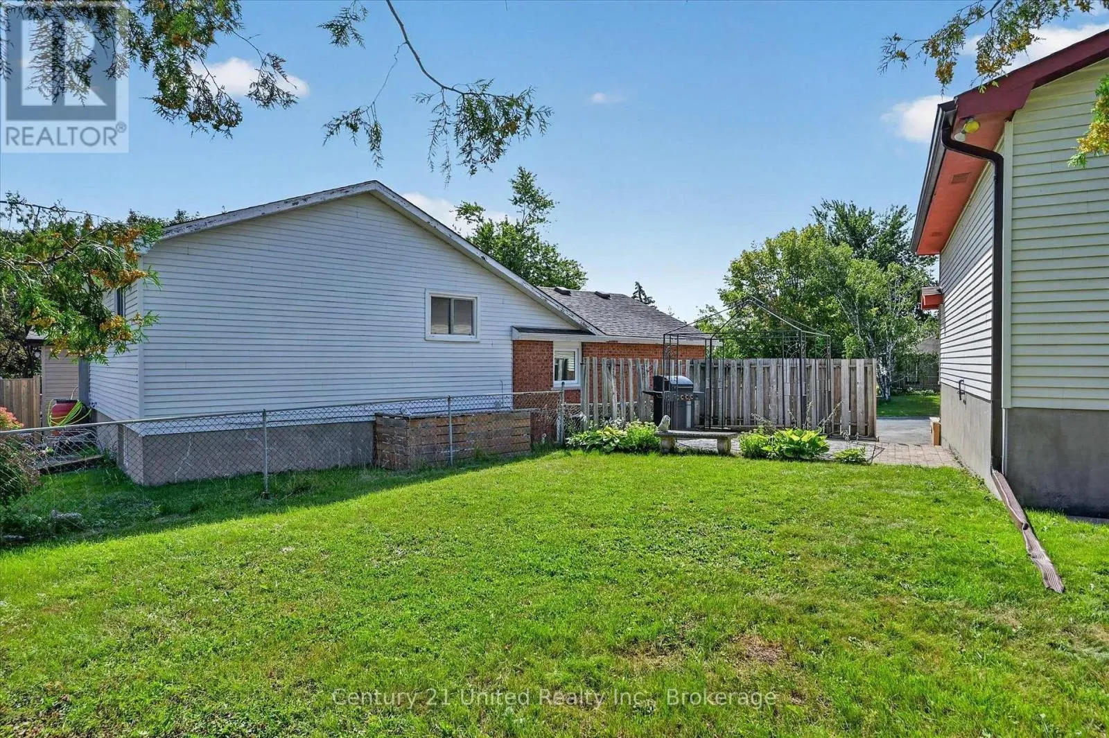 2110 SPRINGWOOD ROAD