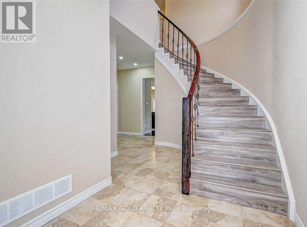 UPPER - 400 WILD CALLA STREET