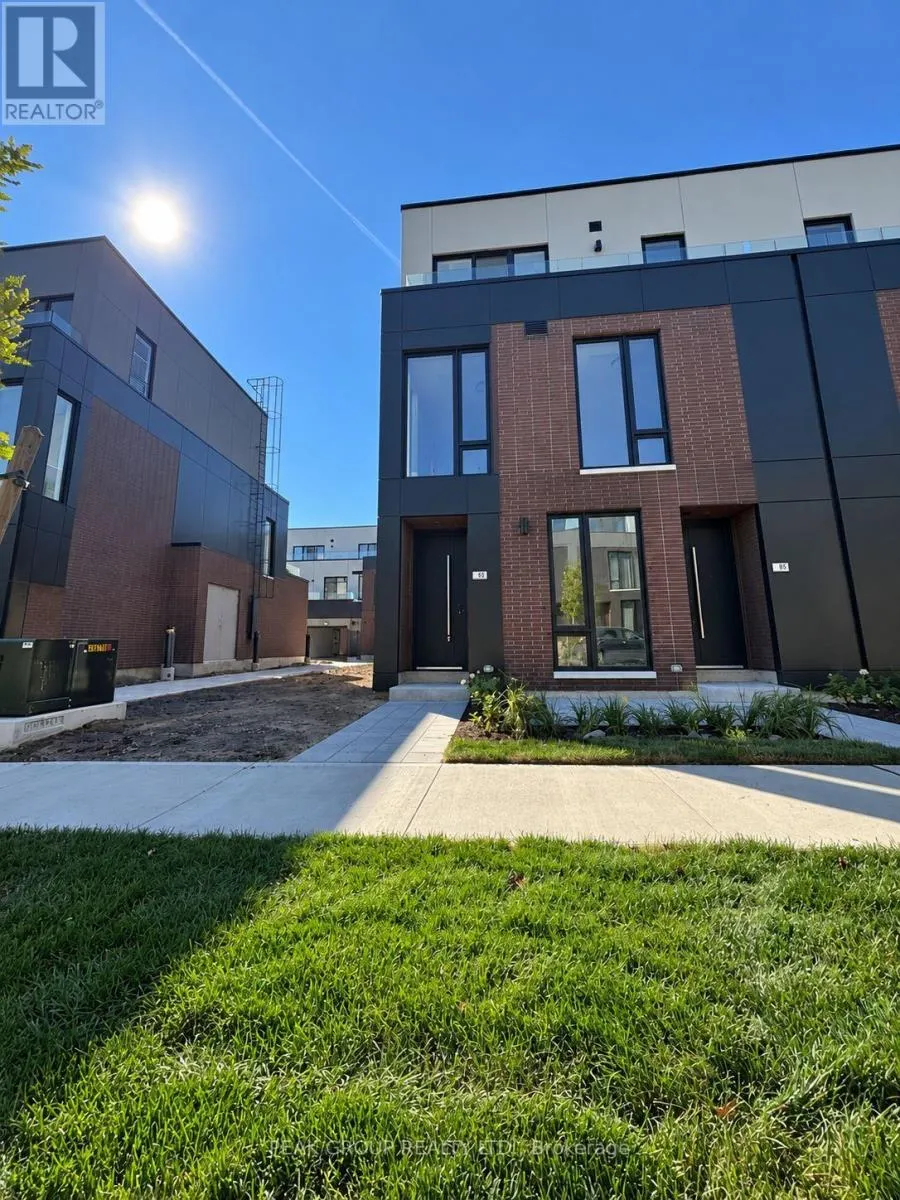 83 EVERETT COMMON