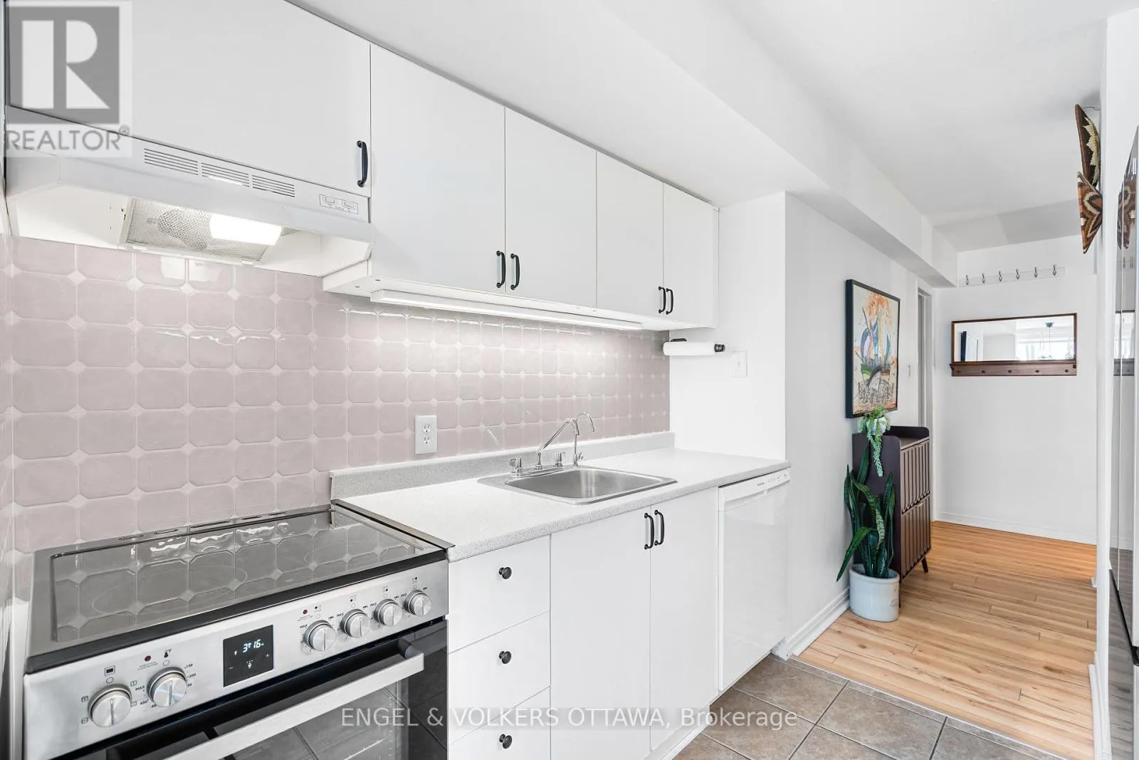 3 - 4 O'MEARA STREET