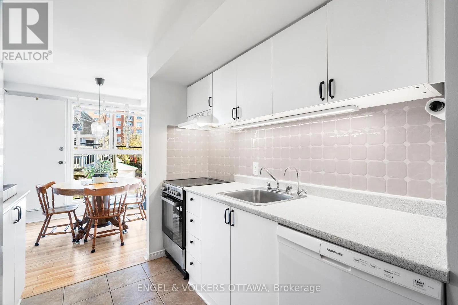 3 - 4 O'MEARA STREET
