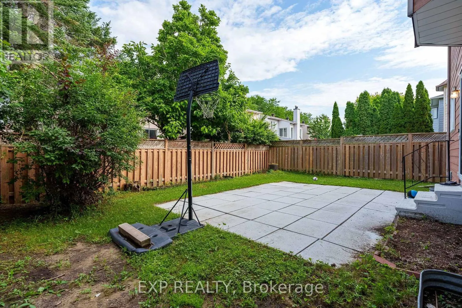 1552 BLOHM DRIVE