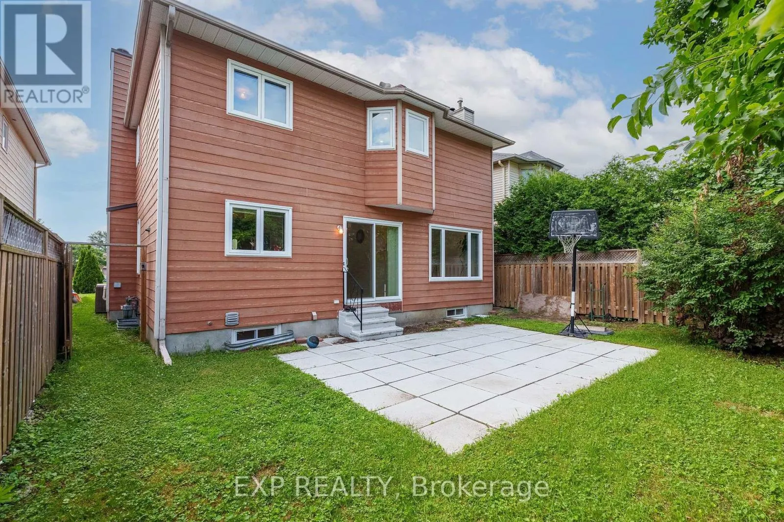 1552 BLOHM DRIVE